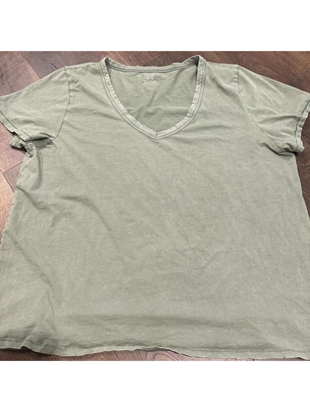 Aerie Women's Green and Khaki Tshirt